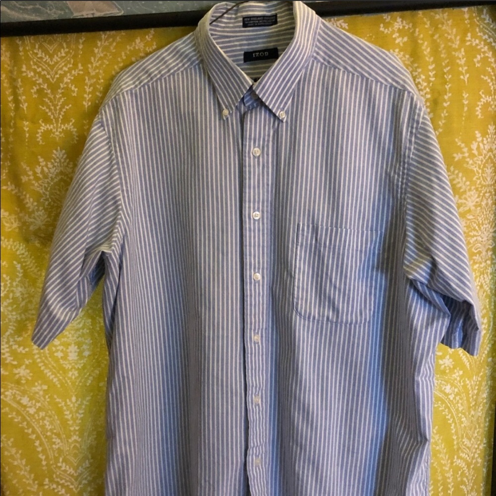 IZOD short sleeved button down 17 1/2